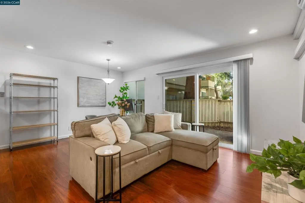 2724 2724 Oak Rd 86, Walnut Creek, California 94597 home-pic-6