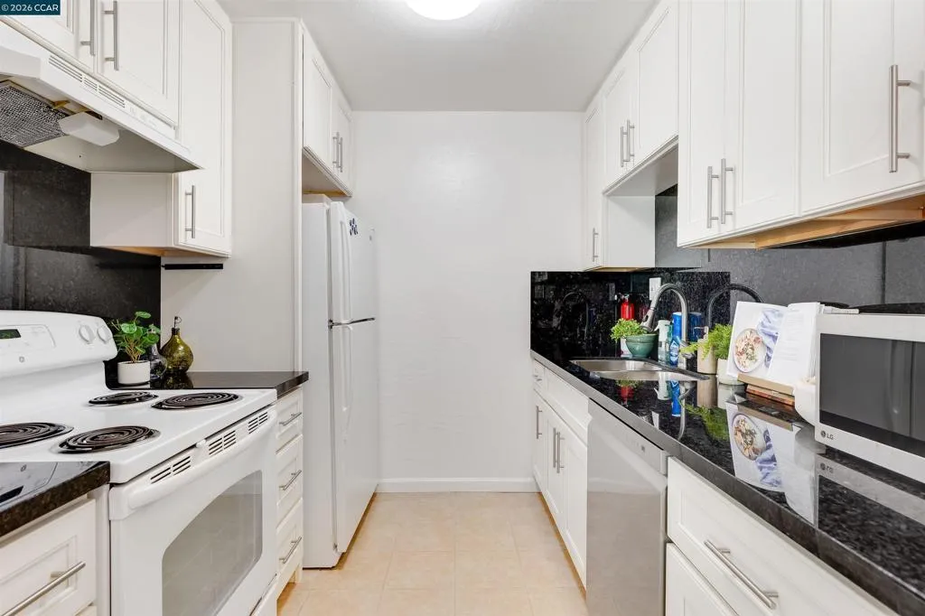 2724 2724 Oak Rd 86, Walnut Creek, California 94597 home-pic-21
