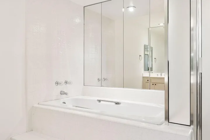 52-web-or-mls-8M4A3563