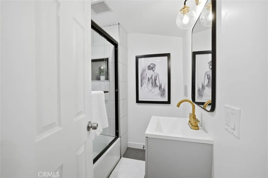 2491 Ivan Hill Terrace, Los Angeles, California 90039 home-pic-34