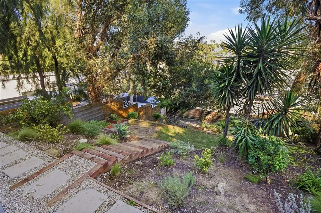 2491 Ivan Hill Terrace, Los Angeles, California 90039 home-pic-40