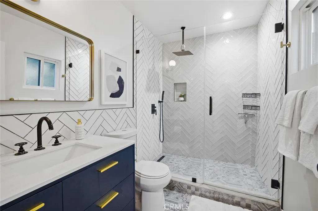 2491 Ivan Hill Terrace, Los Angeles, California 90039 home-pic-17