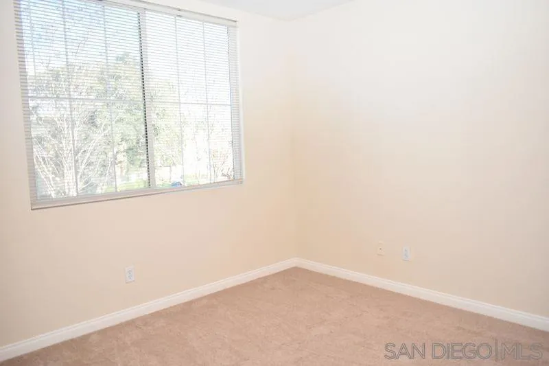 1437 Caminito Sicilia, Chula Vista, California 91915 home-pic-25