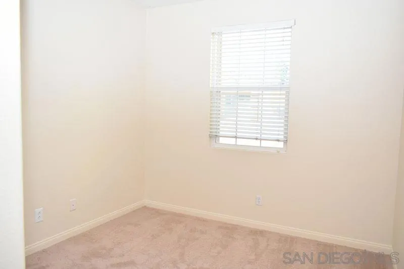 1437 Caminito Sicilia, Chula Vista, California 91915 home-pic-27