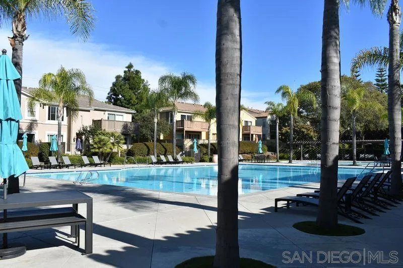 1437 Caminito Sicilia, Chula Vista, California 91915 home-pic-48