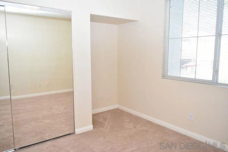 1437 Caminito Sicilia, Chula Vista, California 91915 home-pic-26