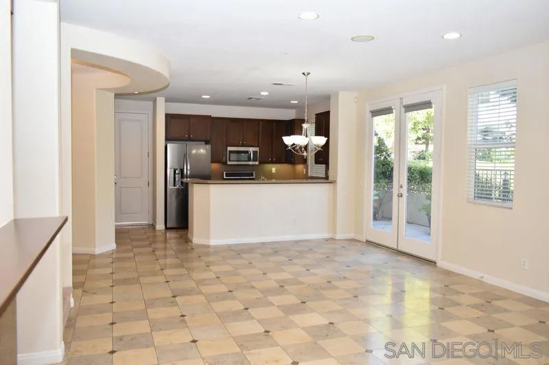 1437 Caminito Sicilia, Chula Vista, California 91915 home-pic-7
