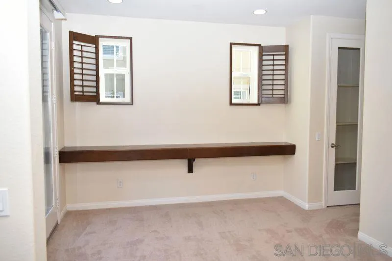 1437 Caminito Sicilia, Chula Vista, California 91915 home-pic-16