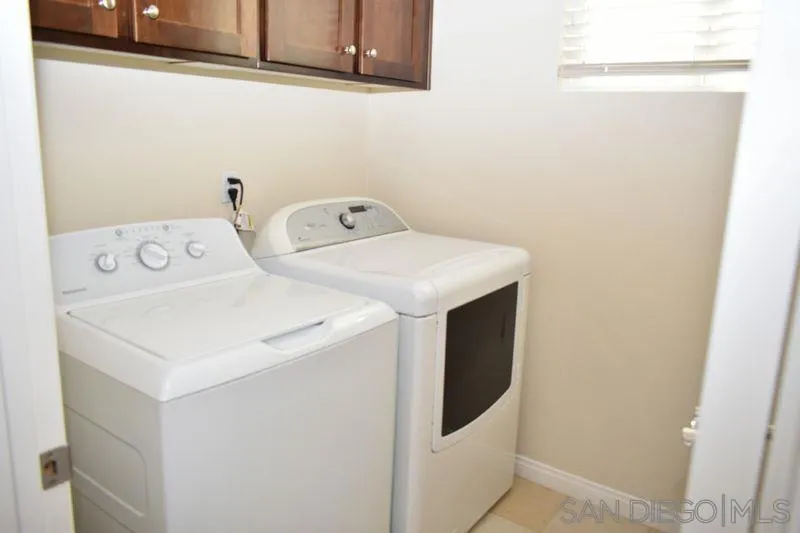 1437 Caminito Sicilia, Chula Vista, California 91915 home-pic-23