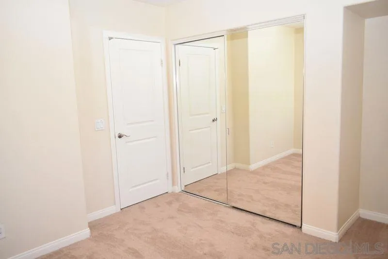 1437 Caminito Sicilia, Chula Vista, California 91915 home-pic-30