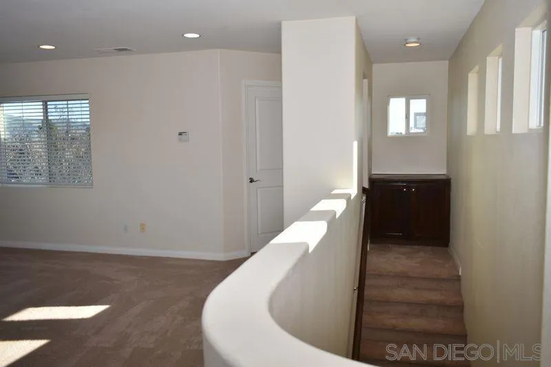 1437 Caminito Sicilia, Chula Vista, California 91915 home-pic-12