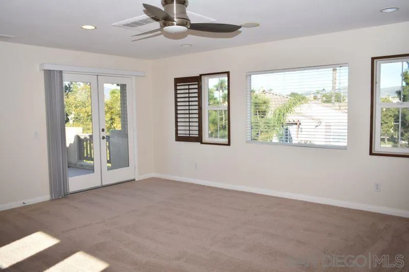 1437 Caminito Sicilia, Chula Vista, California 91915 home-pic-20