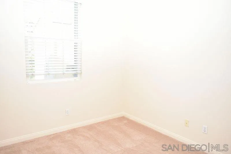 1437 Caminito Sicilia, Chula Vista, California 91915 home-pic-31
