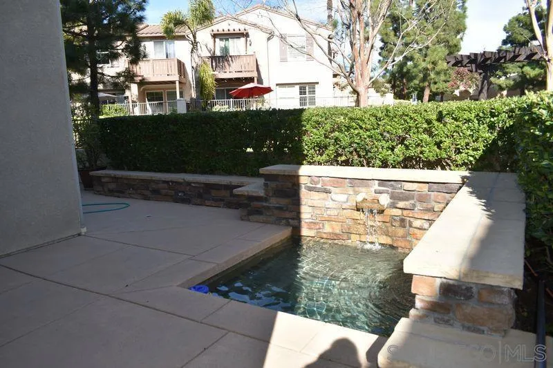 1437 Caminito Sicilia, Chula Vista, California 91915 home-pic-3