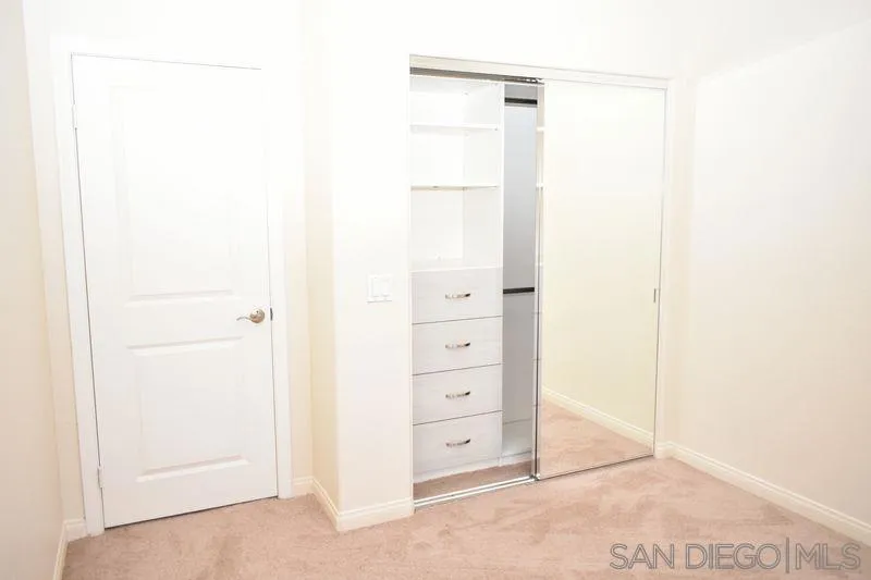 1437 Caminito Sicilia, Chula Vista, California 91915 home-pic-28
