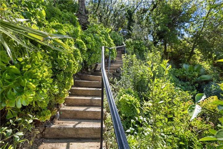 3456 Laurelvale Drive, Studio City, California 91604