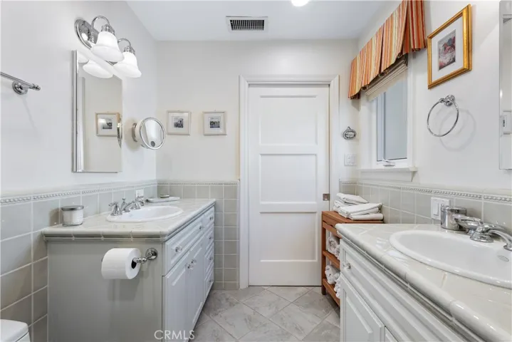3456 Laurelvale Drive, Studio City, California 91604