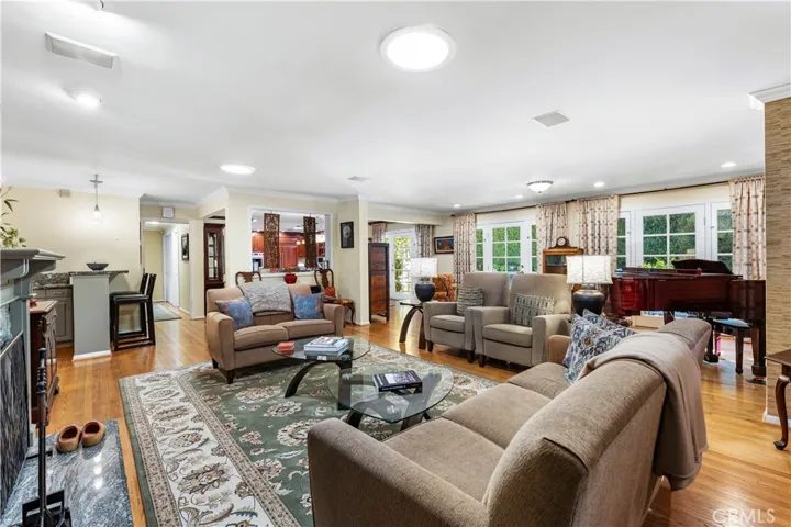 3456 Laurelvale Drive, Studio City, California 91604