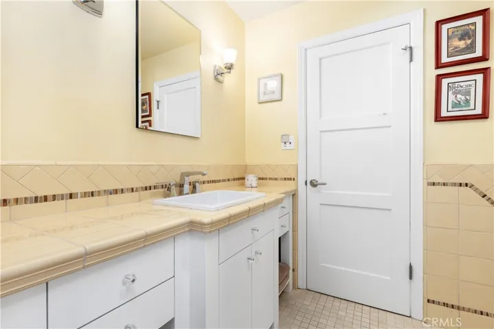 3456 Laurelvale Drive, Studio City, California 91604