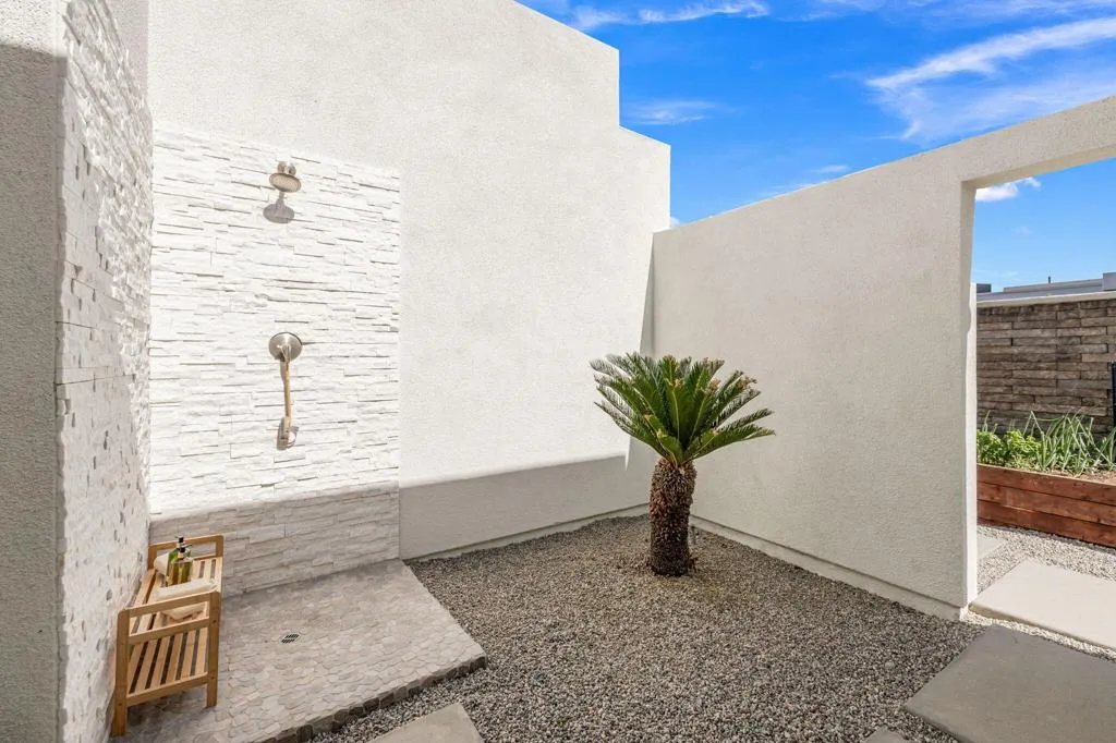 29 Topaz Court, Rancho Mirage, California 92270 home-pic-32