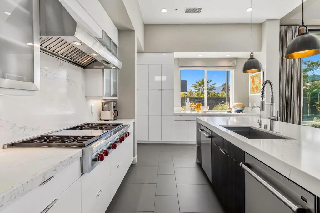 29 Topaz Court, Rancho Mirage, California 92270 home-pic-17