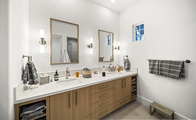 Guest House Bath