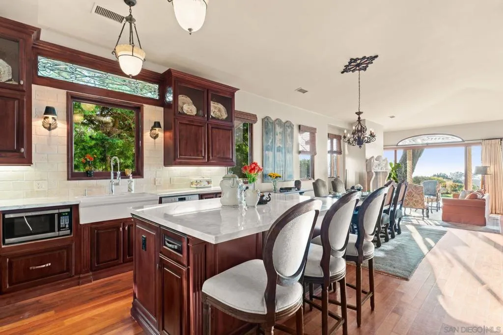 2061 Seaview Ave., Del Mar, California 92014 home-pic-12