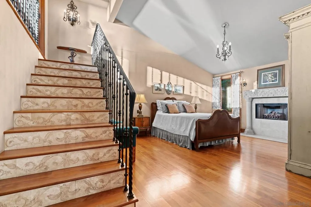 2061 Seaview Ave., Del Mar, California 92014 home-pic-25