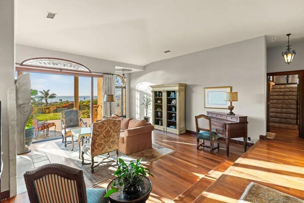 2061 Seaview Ave., Del Mar, California 92014 home-pic-20