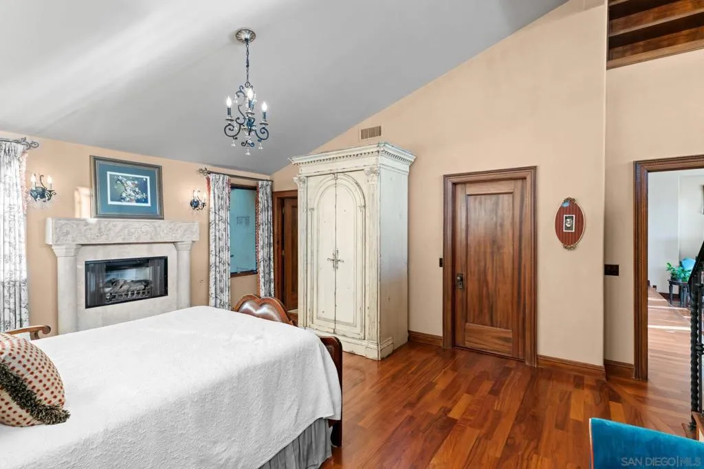 2061 Seaview Ave., Del Mar, California 92014 home-pic-23