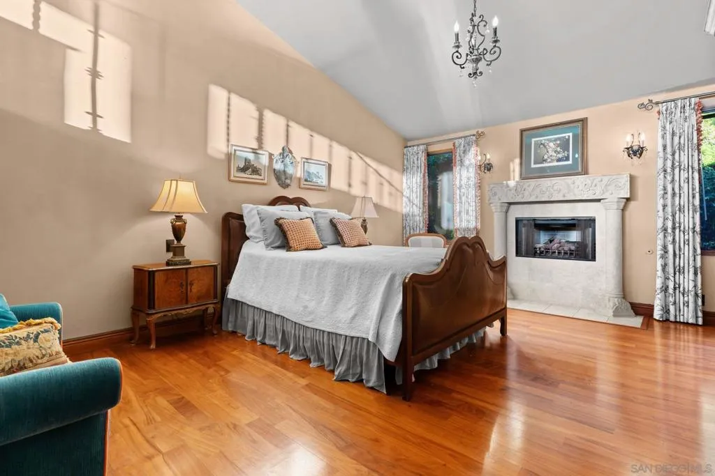 2061 Seaview Ave., Del Mar, California 92014 home-pic-24