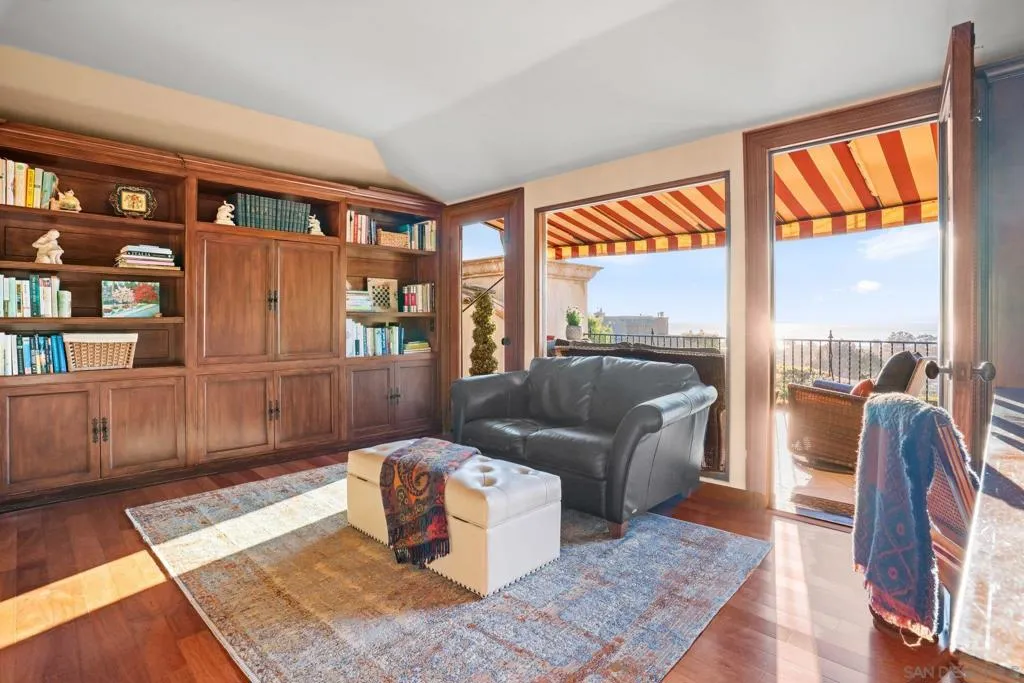 2061 Seaview Ave., Del Mar, California 92014 home-pic-32