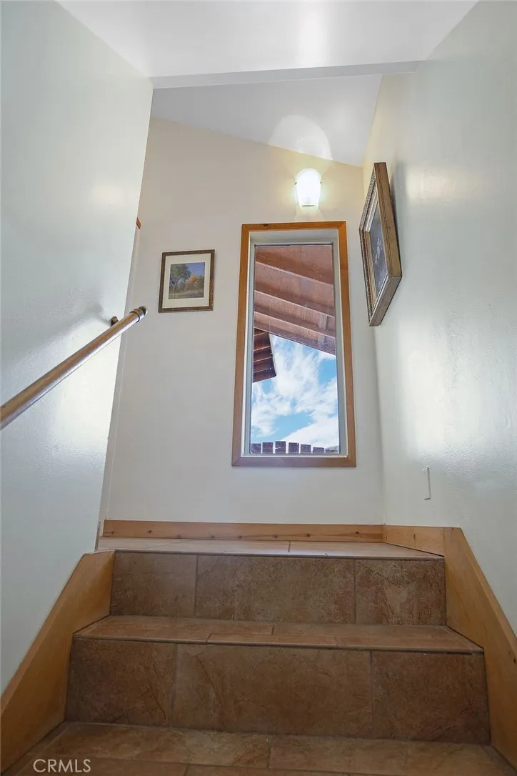 8173 Fleur Drive, Joshua Tree, California 92252 home-pic-18