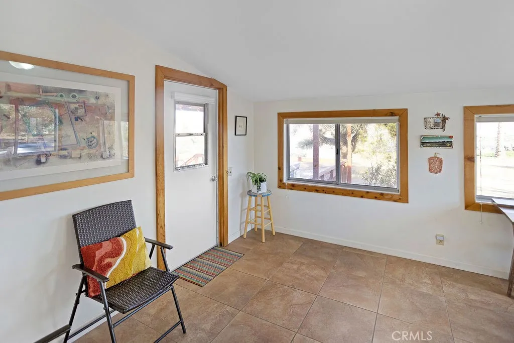 8173 Fleur Drive, Joshua Tree, California 92252 home-pic-15