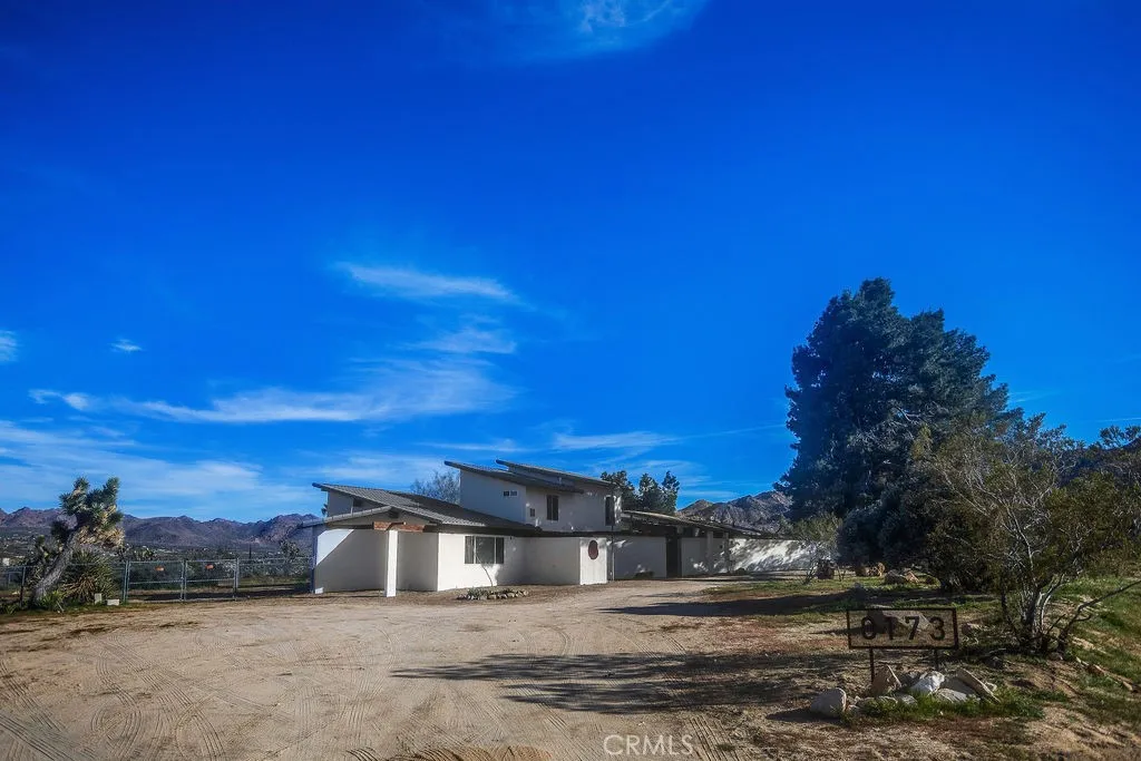 8173 Fleur Drive, Joshua Tree, California 92252 home-pic-38