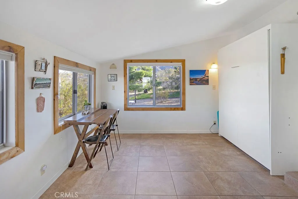 8173 Fleur Drive, Joshua Tree, California 92252 home-pic-16