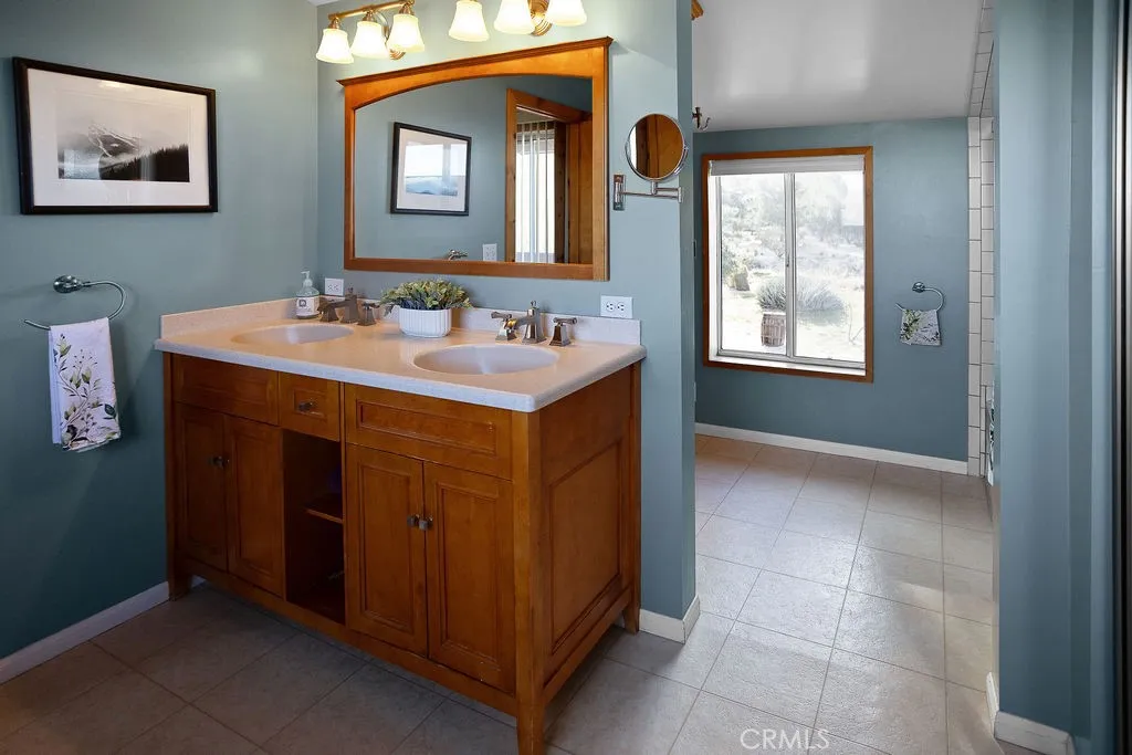 8173 Fleur Drive, Joshua Tree, California 92252 home-pic-23