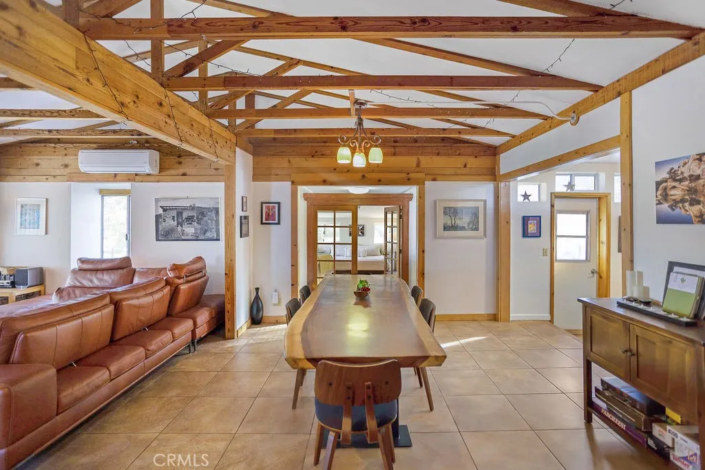 8173 Fleur Drive, Joshua Tree, California 92252 home-pic-4