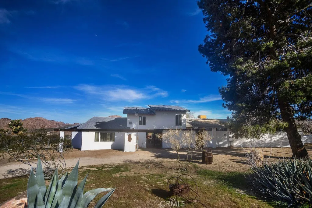 8173 Fleur Drive, Joshua Tree, California 92252 home-pic-1
