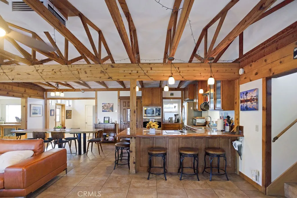 8173 Fleur Drive, Joshua Tree, California 92252 home-pic-3