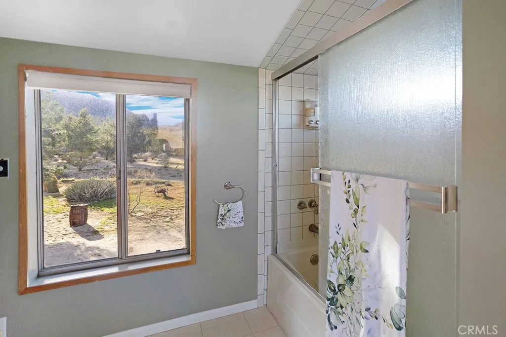 8173 Fleur Drive, Joshua Tree, California 92252 home-pic-24