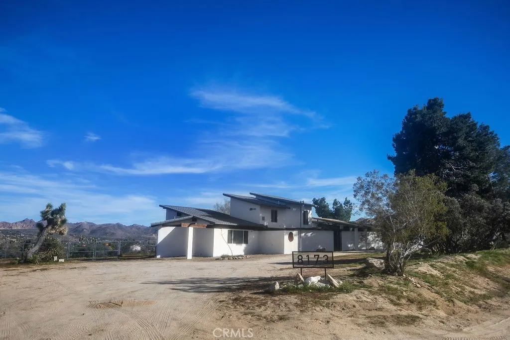 8173 Fleur Drive, Joshua Tree, California 92252 home-pic-39