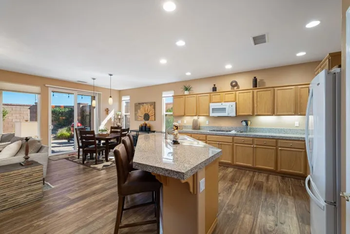 60328 Desert Shadows Dr