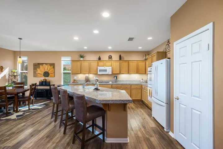 60328 Desert Shadows Dr