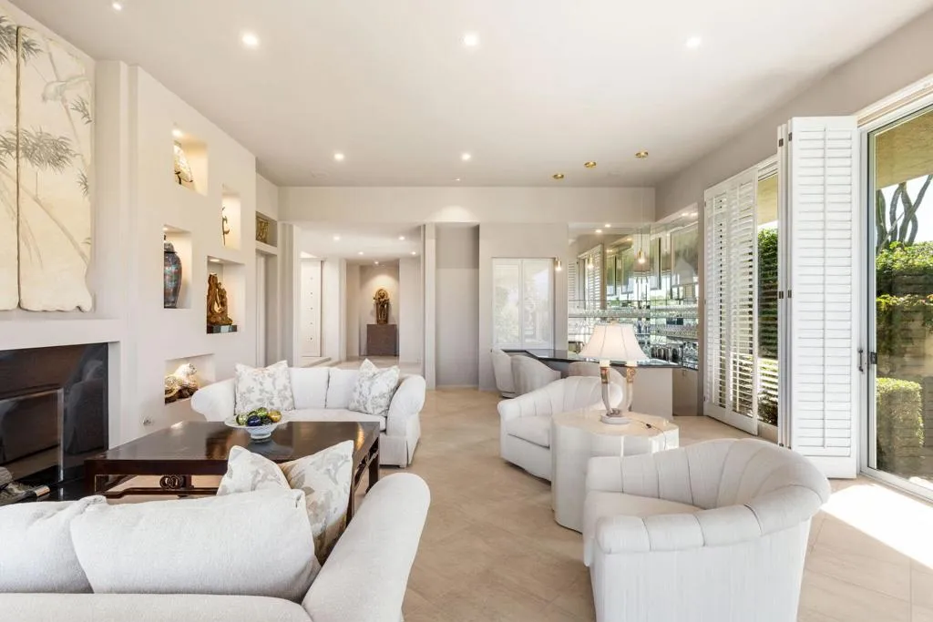 4 Kingsway Court, Rancho Mirage, California 92270 home-pic-12