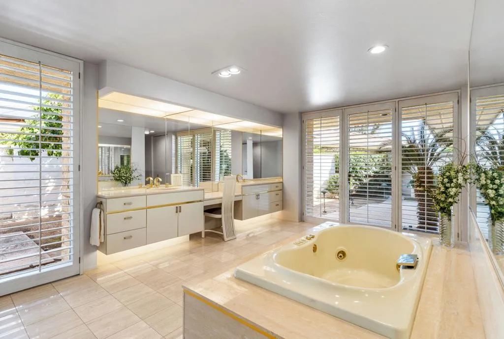 4 Kingsway Court, Rancho Mirage, California 92270 home-pic-46