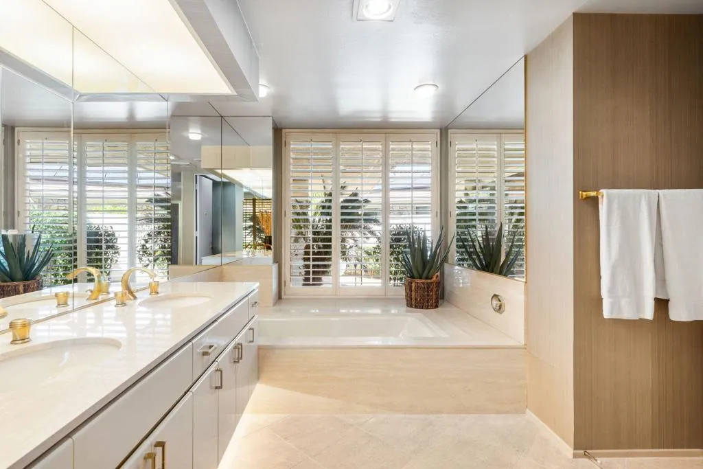 4 Kingsway Court, Rancho Mirage, California 92270 home-pic-64