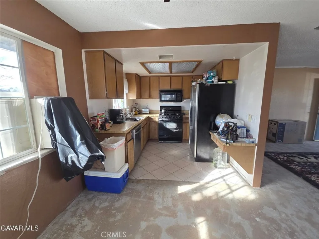 38997 164th E, Palmdale, California 93591 home-pic-3