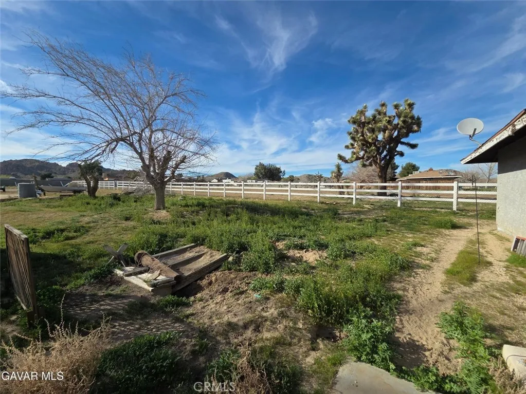 38997 164th E, Palmdale, California 93591 home-pic-8