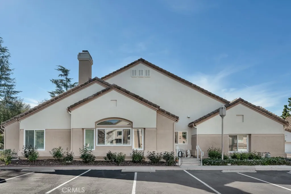 638 High Plains, Simi Valley, California 93065 home-pic-1